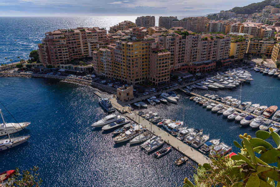 Principado de Mónaco 07 - Montecarlo - puerto de Fontvieille.jpg